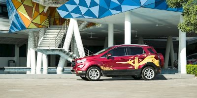 Ford Việt Nam trao giải cho cuộc thi sáng tạo dán đề can trên xe SUV Ford EcoSport