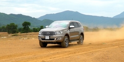 Đánh giá xe Ford Everest SUV 7 chỗ: Xứng danh người hùng của Ford
