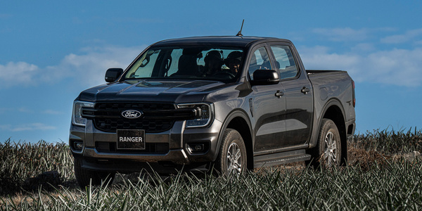 Ford Ranger XLS 2026 ra mắt: Nâng cấp toàn diện, giữ nguyên giá bán